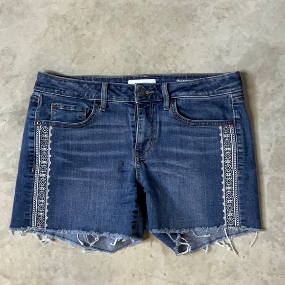 Sonoma Blue Jean Shorts with White Embroidery Size 8